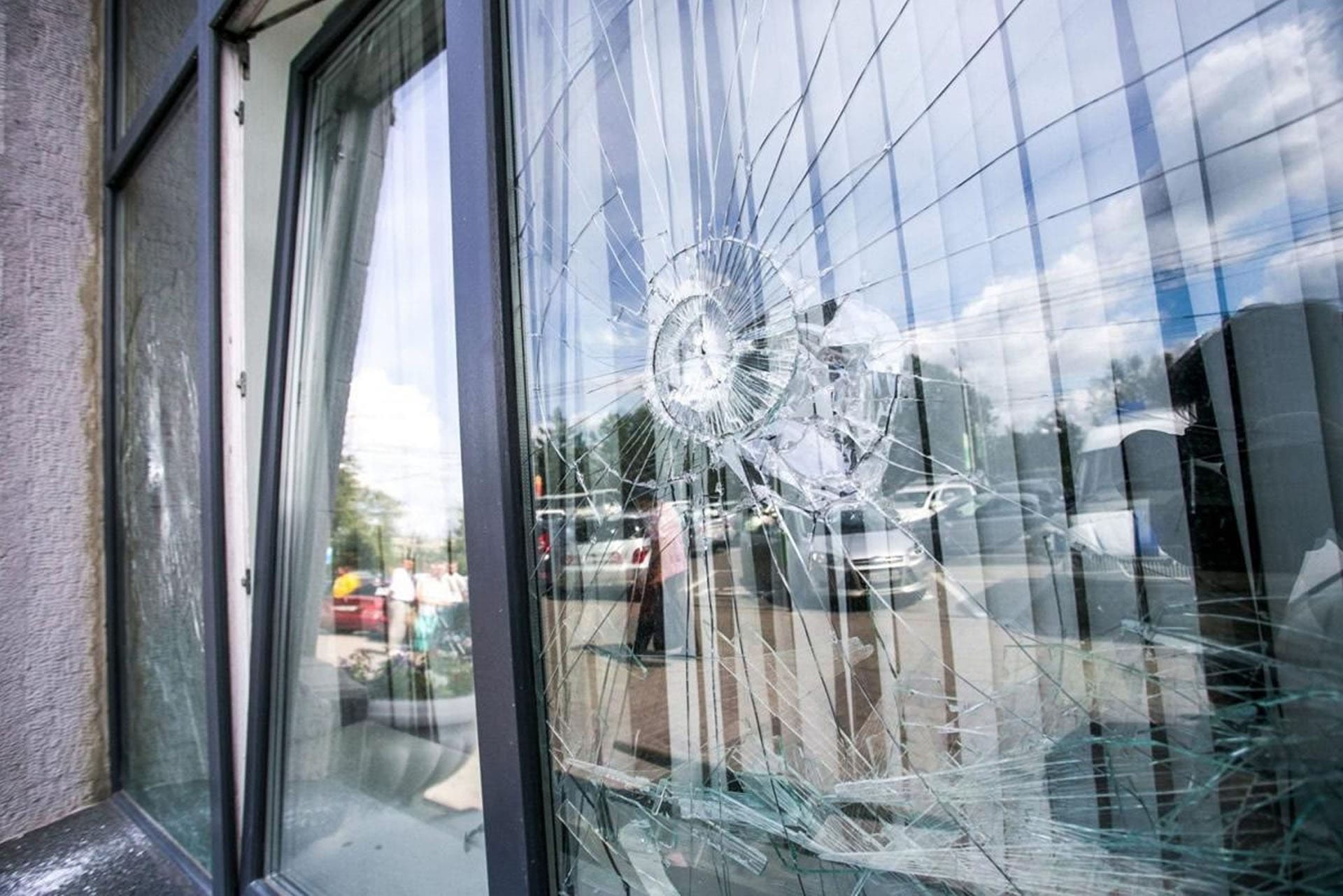 Emergency Glass and Frame Replacement